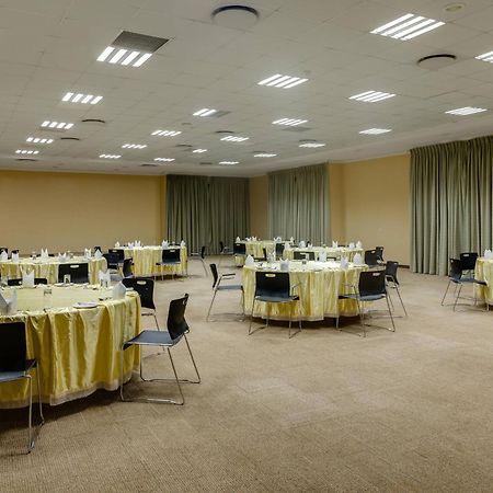 Protea Hotel By Marriott Benin City Select Emotan Exterior photo